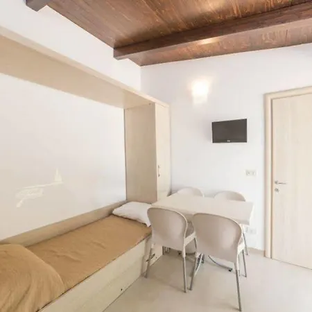 Alimini Smile Village アパートホテル